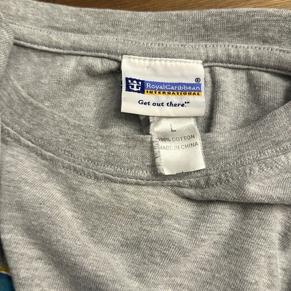 Royal Caribbean Large Grey Graphic Shortsleeve Crewneck - Picture 3 of 4
